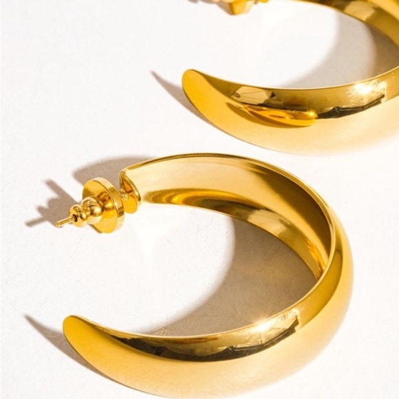 18K Gold Classic Hoop Earrings ! - Picture 3 of 4
